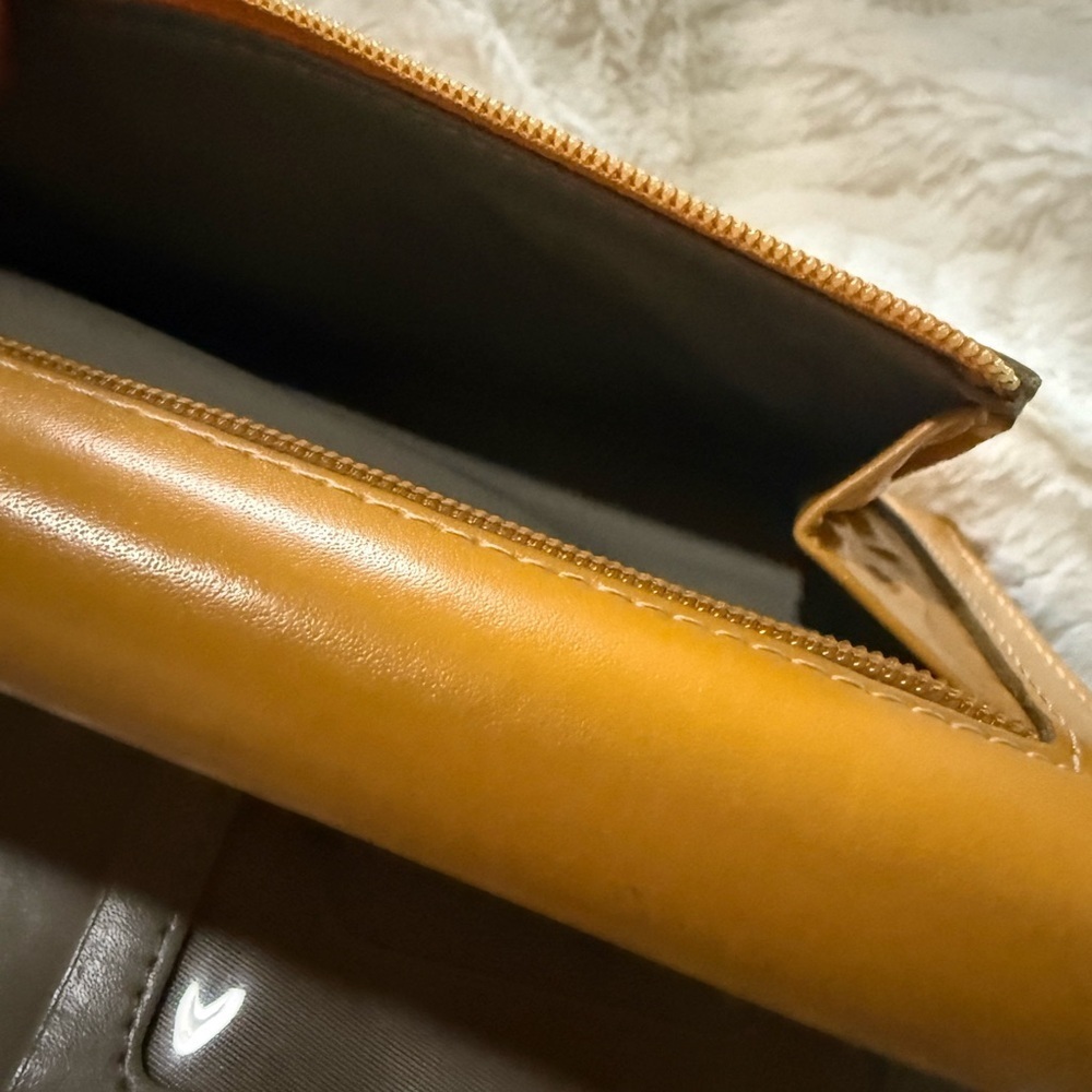 Lodis- Vintage Two-Toned Wallet – Yellow & Grey - Picture 4 of 6